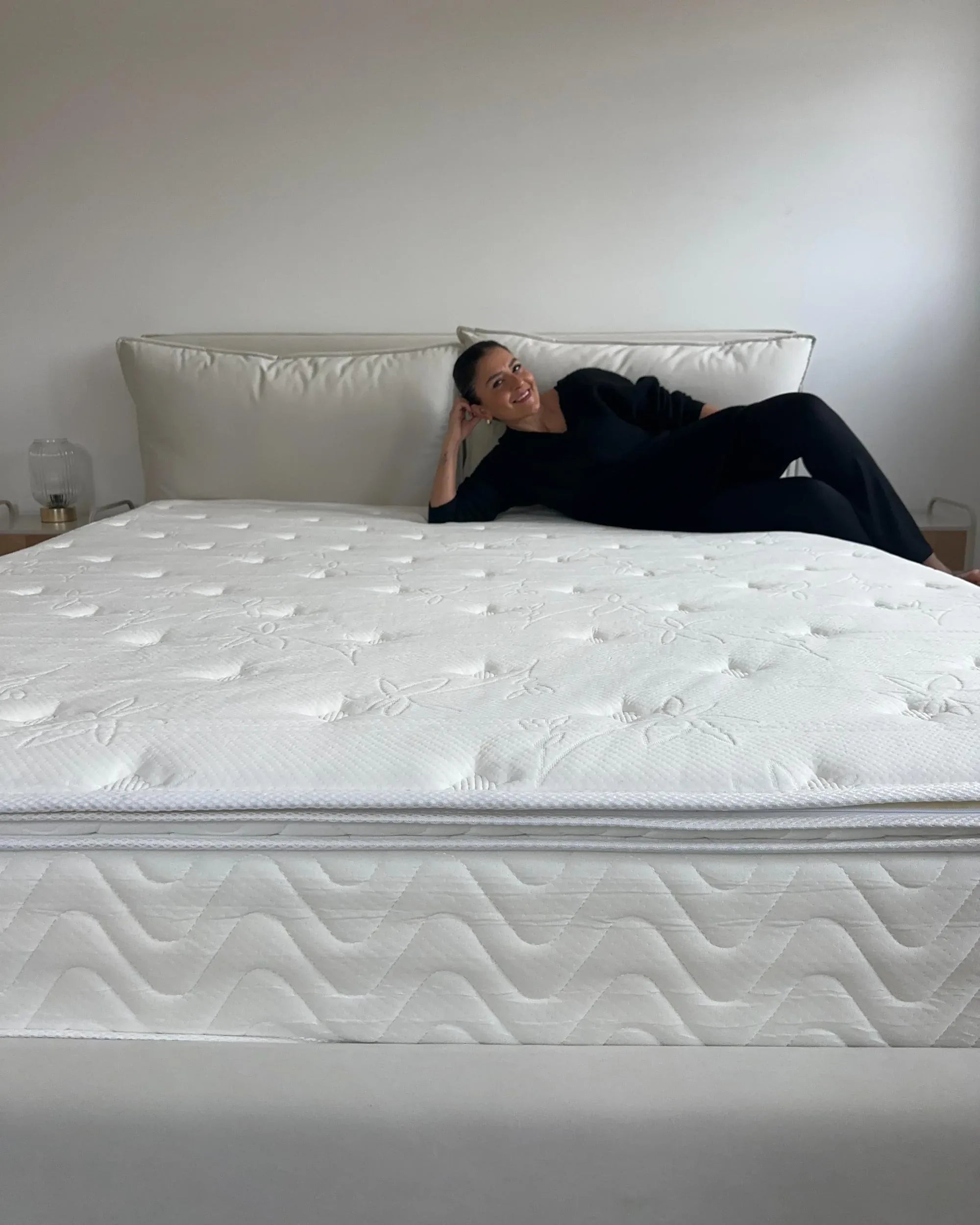 Matelas à ressorts ensachés en mousse à mémoire de forme H2/3 180x200 cm