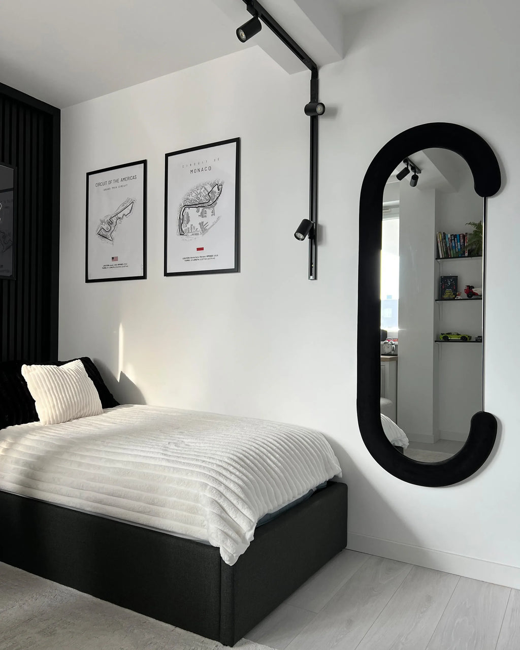 Miroir ovale velours noir 54x158 cm