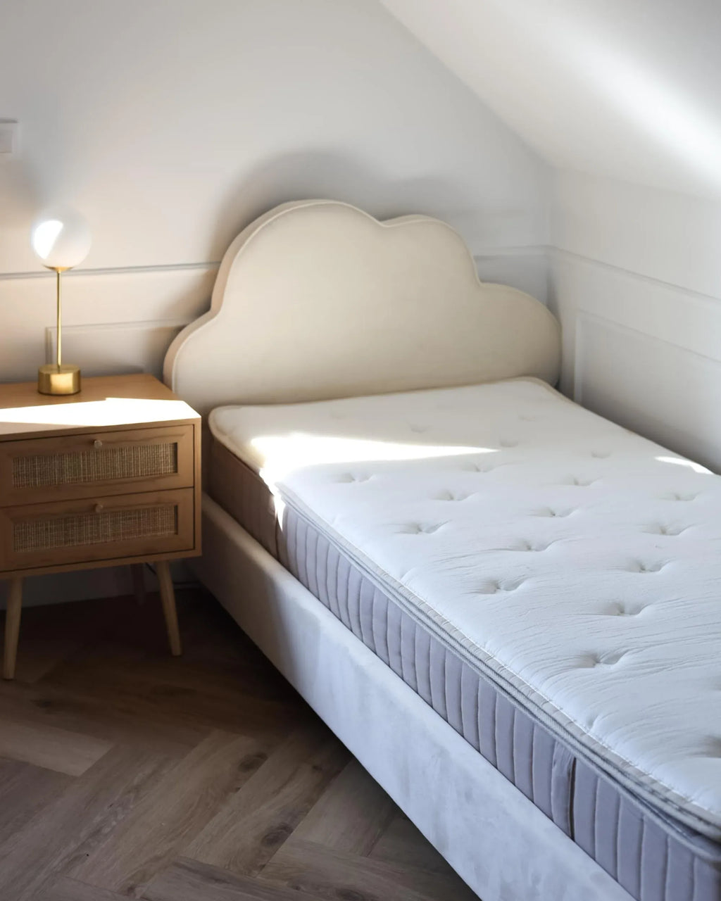 Matelas à ressorts ensachés en latex H2/3 90x200 cm