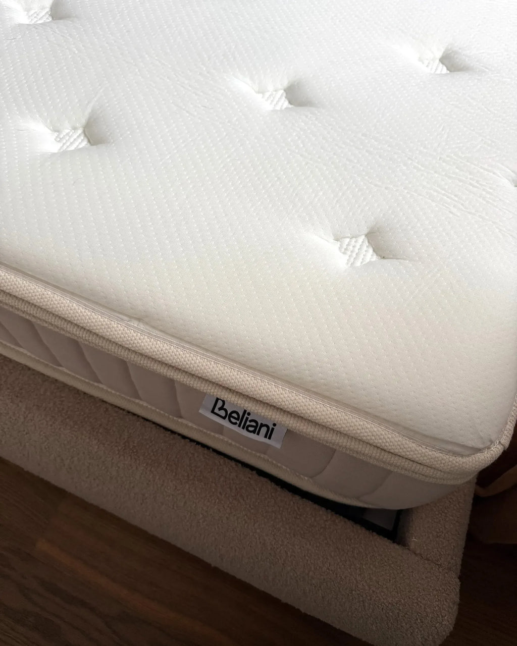 Matelas à ressorts ensachés en latex H2/3 180x200 cm