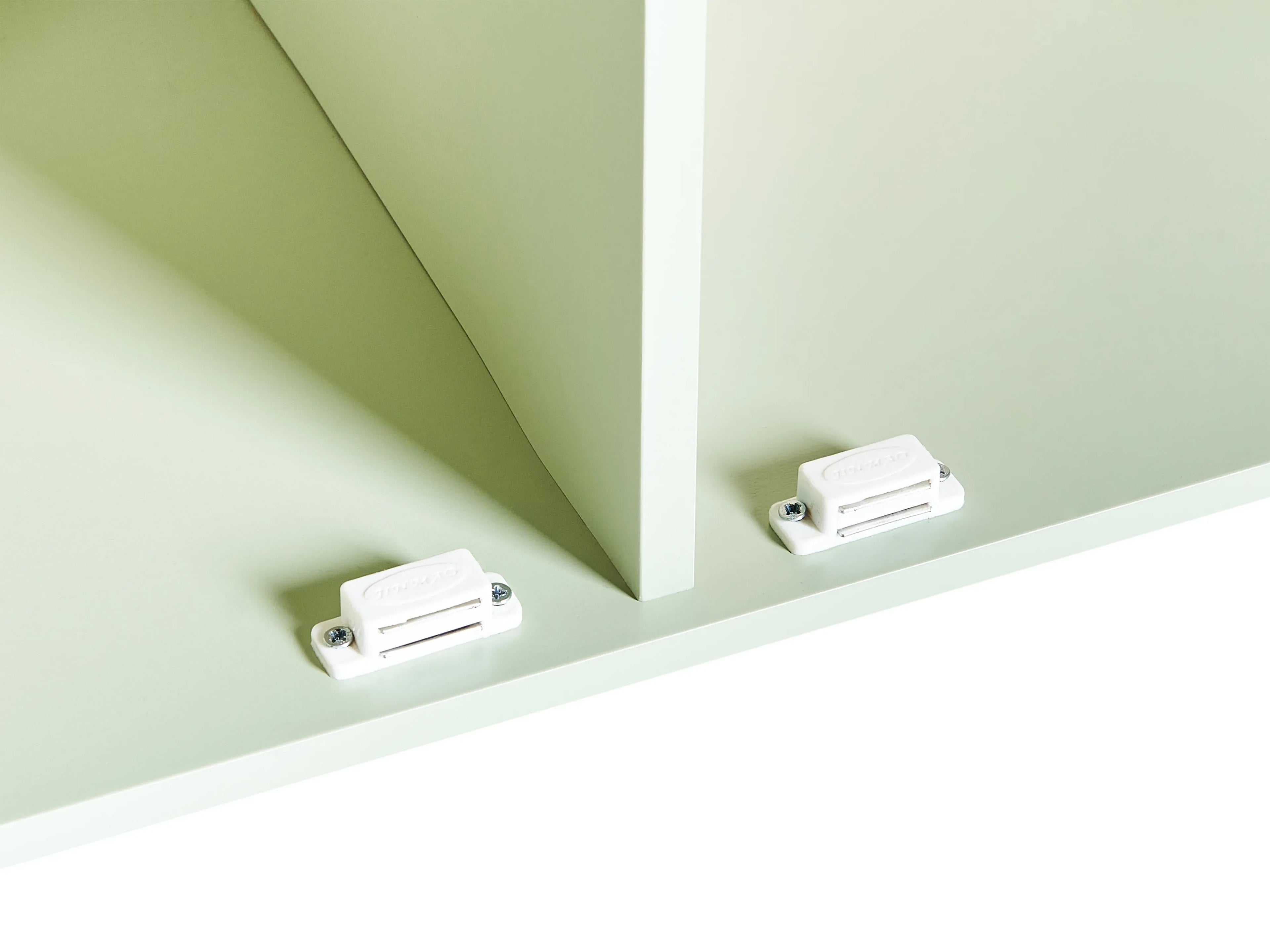 Armoire vert clair